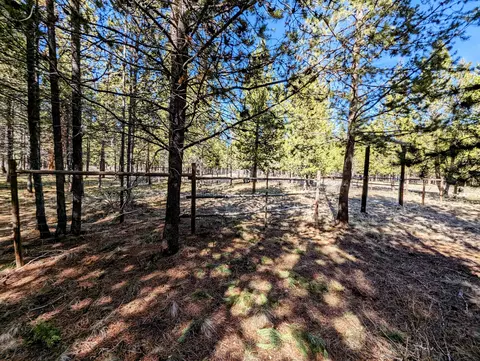 53747 Bridge Dr, La Pine, OR 97739 photo 8
