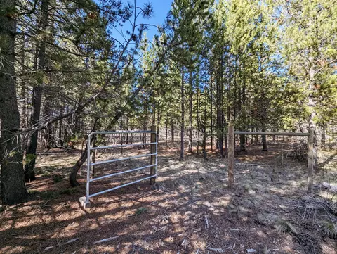 53747 Bridge Dr, La Pine, OR 97739 photo 12