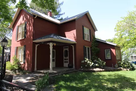 710 S Third St, Jacksonville, OR 97530