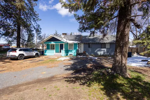 334 SE Lee Ln, Bend, OR 97702