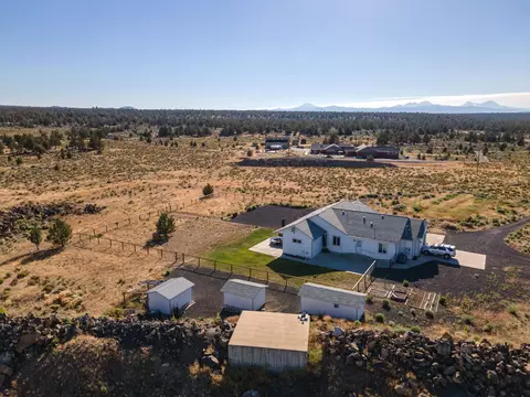 View/Area - 23977 Rickard Rd, Bend, OR 97702 photo 2 of 4