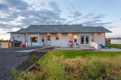 Exterior - 23977 Rickard Rd, Bend, OR 97702 photo 15 of 17