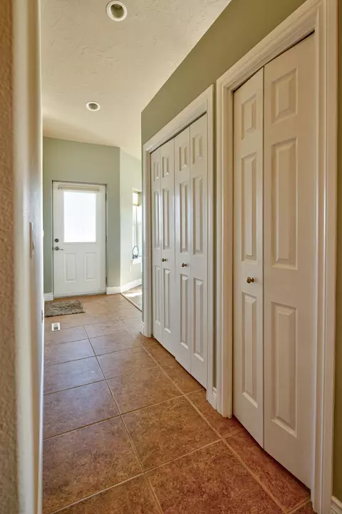 Entry Way - 23977 Rickard Rd, Bend, OR 97702 photo 1 of 1
