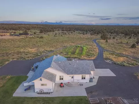 View/Area - 23977 Rickard Rd, Bend, OR 97702 photo 3 of 4