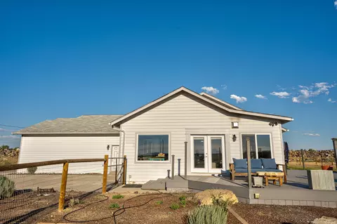 Exterior - 23977 Rickard Rd, Bend, OR 97702 photo 11 of 17