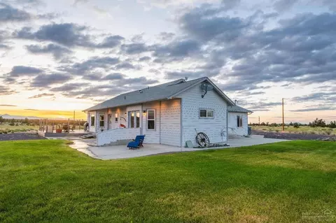 23977 Rickard Rd, Bend, OR 97702