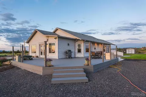 Exterior - 23977 Rickard Rd, Bend, OR 97702 photo 14 of 17