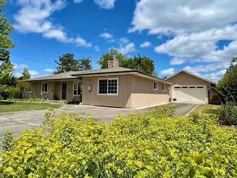 1965 Dale St, Medford, OR 97501
