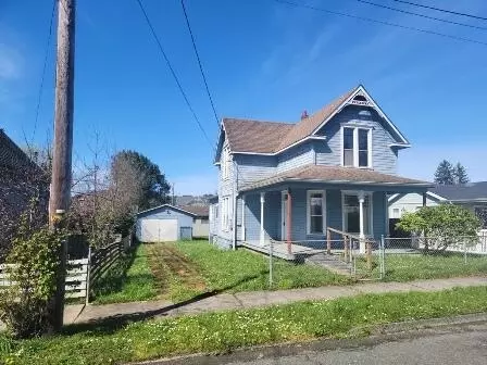 620 C St, Myrtle Point, OR 97458