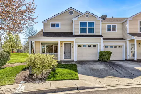 136 Brooks Ln, Ashland, OR 97520