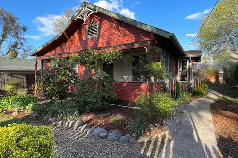 525 Alberts St, Medford, OR 97501