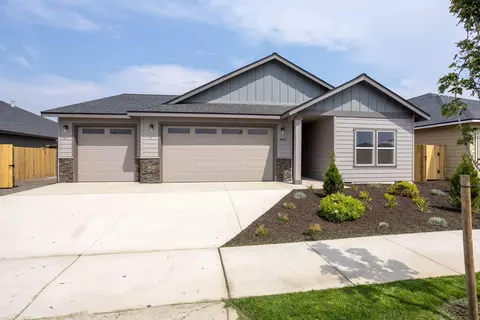 4963 SW Yew Pl #LOT 23, Redmond, OR 97756