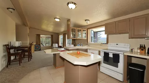 222 Buckingham Cir, Eagle Point, OR 97524 photo 6