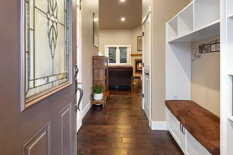 Entry Way - 43 NE 14th St, Bend, OR 97701 photo 1 of 6