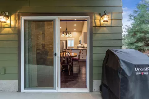 Exterior - 43 NE 14th St, Bend, OR 97701 photo 7 of 10