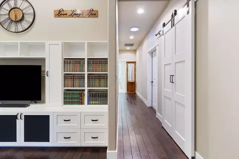 Entry Way - 43 NE 14th St, Bend, OR 97701 photo 3 of 6