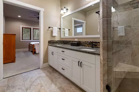 Bath - 43 NE 14th St, Bend, OR 97701 photo 7 of 7