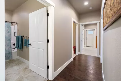 Entry Way - 43 NE 14th St, Bend, OR 97701 photo 4 of 6