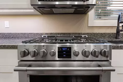Kitchen - 43 NE 14th St, Bend, OR 97701 photo 2 of 6