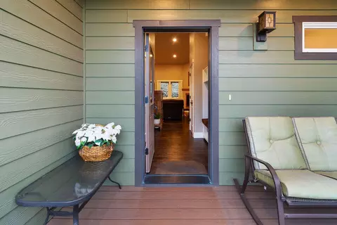 Exterior - 43 NE 14th St, Bend, OR 97701 photo 5 of 10