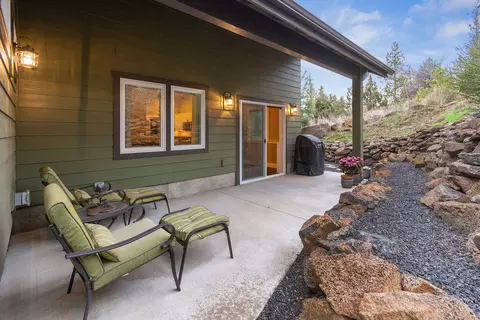 Exterior - 43 NE 14th St, Bend, OR 97701 photo 6 of 10