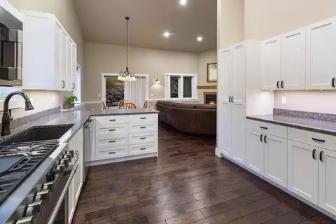 Kitchen - 43 NE 14th St, Bend, OR 97701 photo 1 of 6