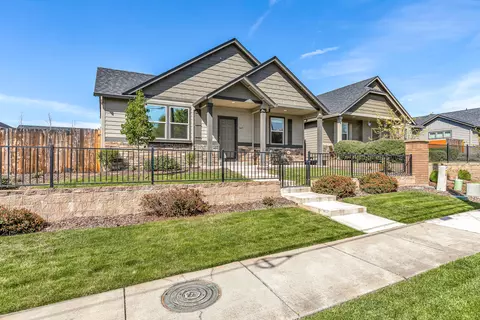 1449 Spring St, Medford, OR 97504