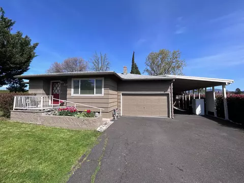 2394 Corona Ave, Medford, OR 97504