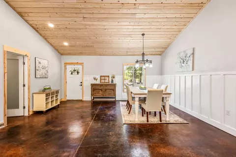 Dining - 1728 Rector Dr, La Pine, OR 97739 photo 3 of 4