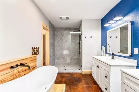 Bath - 1728 Rector Dr, La Pine, OR 97739 photo 2 of 6