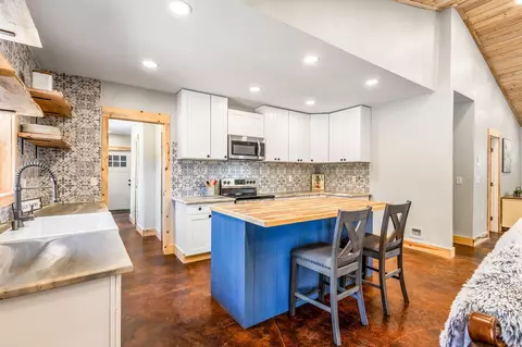 Kitchen - 1728 Rector Dr, La Pine, OR 97739 photo 1 of 7