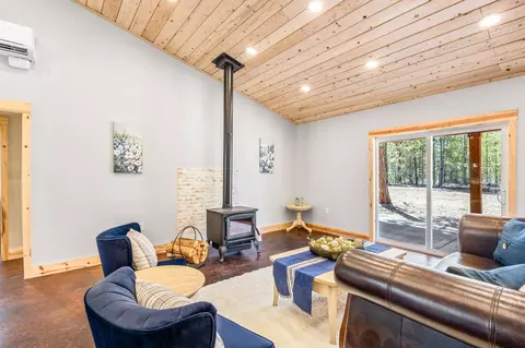 Living - 1728 Rector Dr, La Pine, OR 97739 photo 3 of 4