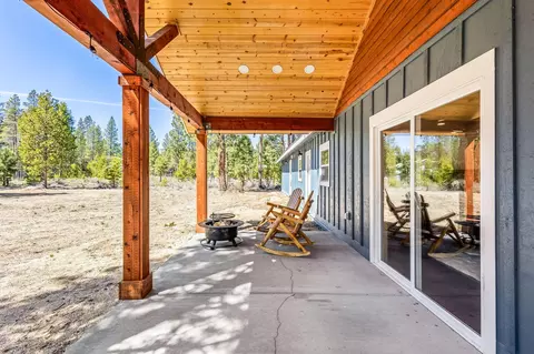 Exterior - 1728 Rector Dr, La Pine, OR 97739 photo 3 of 10