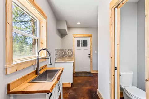 Kitchen - 1728 Rector Dr, La Pine, OR 97739 photo 7 of 7