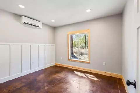 Bedroom - 1728 Rector Dr, La Pine, OR 97739 photo 6 of 7