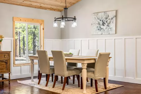 Dining - 1728 Rector Dr, La Pine, OR 97739 photo 2 of 4