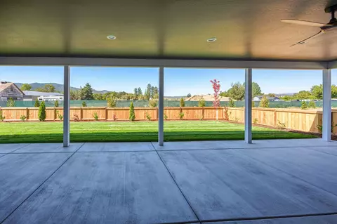 1325 River Run St, Central Point, OR 97502 photo 6