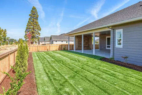 1325 River Run St, Central Point, OR 97502 photo 9