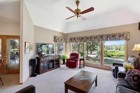 Living - 64335 Crosswinds Rd, Bend, OR 97703 photo 5 of 5