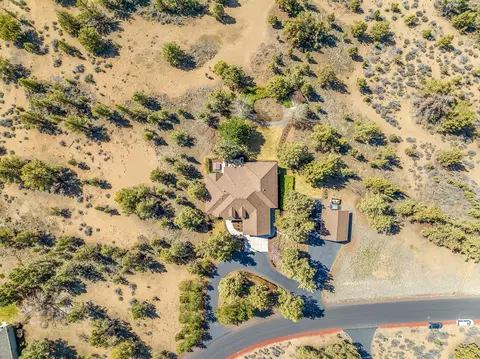 View/Area - 64335 Crosswinds Rd, Bend, OR 97703 photo 3 of 4