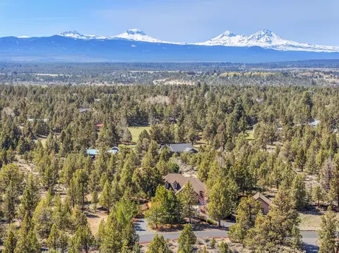 View/Area - 64335 Crosswinds Rd, Bend, OR 97703 photo 4 of 4