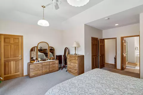 Bedroom - 64335 Crosswinds Rd, Bend, OR 97703 photo 3 of 6