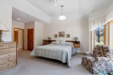 Bedroom - 64335 Crosswinds Rd, Bend, OR 97703 photo 1 of 6