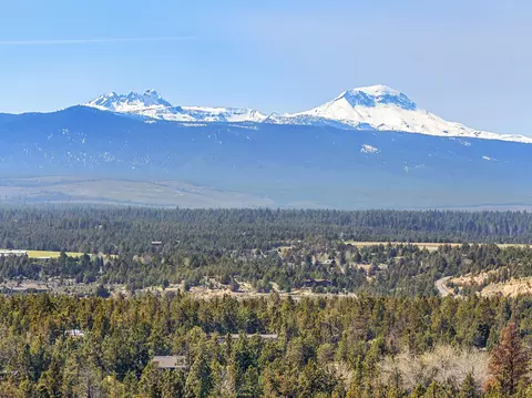 View/Area - 64335 Crosswinds Rd, Bend, OR 97703 photo 2 of 4