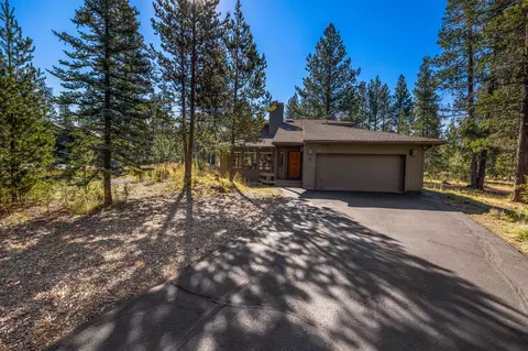 17717 Sparks Ln, Sunriver, OR 97707