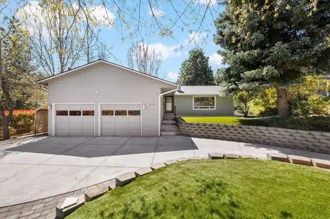 1155 Ashland Mine Rd, Ashland, OR 97520