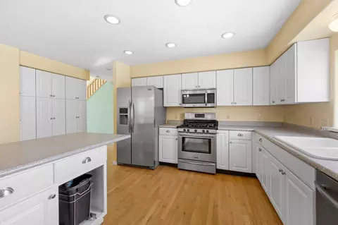 Kitchen - 2657 Beebe Rd, Central Point, OR 97502 photo 4 of 6