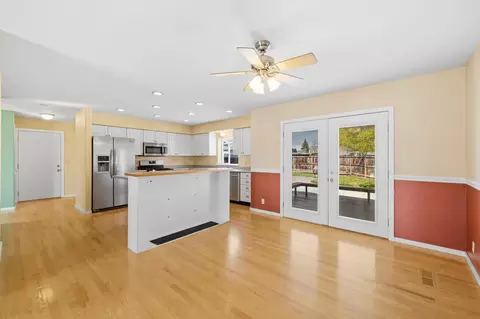 Kitchen - 2657 Beebe Rd, Central Point, OR 97502 photo 1 of 6