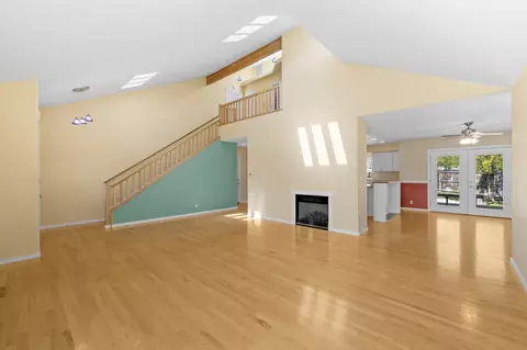 Living - 2657 Beebe Rd, Central Point, OR 97502 photo 2 of 3