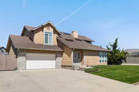 Exterior - 2657 Beebe Rd, Central Point, OR 97502 photo 2 of 10